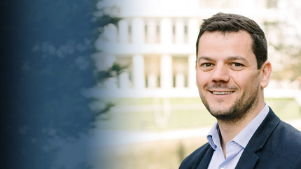 Do People Tend to Behave Dishonestly in Groups? Cover